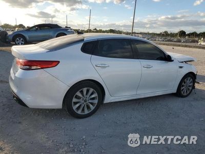Trzecie zdjęcie samochodu z tyłu: 2018 KIA OPTIMA EX VIN:5XXGU4L3XJG192513 - miniatura
