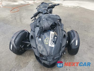 Drugie zdjęcie samochodu z przodu: 2016 CAN-AM SPYDER ROADSTER RS-S VIN:2BXNABC2XGV000090 - miniatura