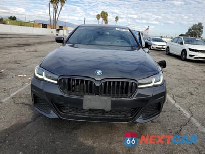 Piąte zdjęcie samochodu w środku: 2023 BMW 530E VIN:WBA13AG08PCM36169 - miniatura