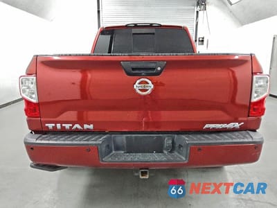 Zdjęcie 6 z 12 samochodu: 2017 NISSAN TITAN SV VIN:1N6AA1E51HN524832 - miniatura