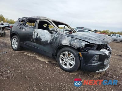 Czwarte zdjęcie samochodu z boku: 2020 CHEVROLET BLAZER 3LT VIN:3GNKBJRS9LS555823 - miniatura