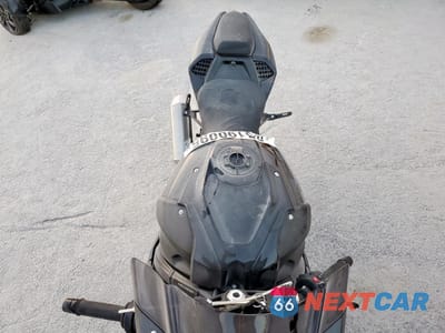 Piąte zdjęcie samochodu w środku: 2021 BMW S 1000 RR VIN:WB10E230XM6E51691 - miniatura
