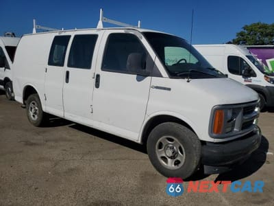 Czwarte zdjęcie samochodu z boku: 2002 CHEVROLET EXPRESS G2500 VIN:1GCFG25M921125671 - miniatura