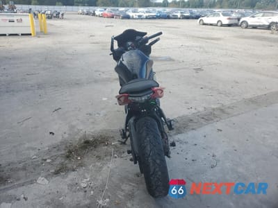 Czwarte zdjęcie samochodu z boku: 2015 KAWASAKI EX650 E VIN:JKAEXEE1XFDA18679 - miniatura