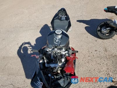 Piąte zdjęcie samochodu w środku: 2009 YAMAHA YZFR1 VIN:JYARN23E09A005620 - miniatura
