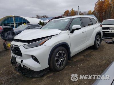 2022 TOYOTA HIGHLANDER XLE 5TDGZRBH2NS569495 - główne zdjęcie licytacji z USA - miniatura