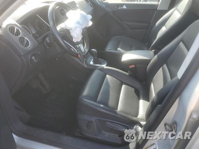 Zdjęcie 7 z 13 samochodu: 2011 VOLKSWAGEN TIGUAN S VIN:WVGBV7AX5BW527753 - miniatura