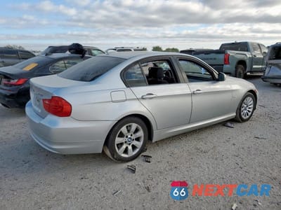 Trzecie zdjęcie samochodu z tyłu: 2009 BMW 328 I VIN:WBAPH73589A172188 - miniatura