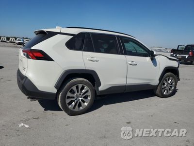 Trzecie zdjęcie samochodu z tyłu: 2021 TOYOTA RAV4 XLE PREMIUM VIN:2T3A1RFV0MW189534 - miniatura
