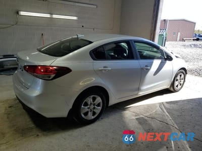 Trzecie zdjęcie samochodu z tyłu: 2018 KIA FORTE LX VIN:3KPFL4A74JE284598 - miniatura