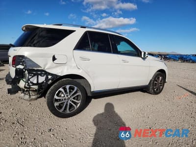 Trzecie zdjęcie samochodu z tyłu: 2017 MERCEDES-BENZ GLE 350 4MATIC VIN:4JGDA5HB1HA930265 - miniatura