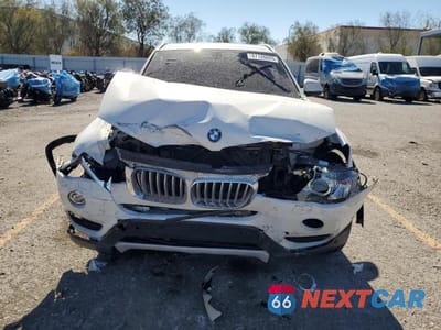 Piąte zdjęcie samochodu w środku: 2017 BMW X3 SDRIVE28I VIN:5UXWZ7C57H0U45510 - miniatura