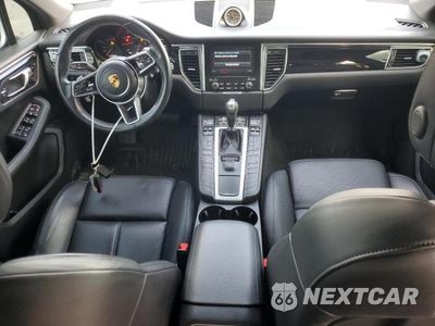 Zdjęcie 8 z 13 samochodu: 2017 PORSCHE MACAN VIN:WP1AA2A58HLB06633 - miniatura