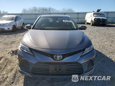 Piąte zdjęcie samochodu w środku: 2023 TOYOTA CAMRY LE VIN:4T1C11AK7PU742135 - miniatura