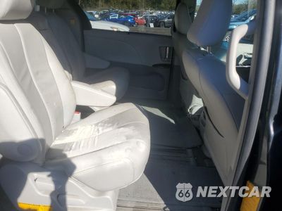 Zdjęcie 11 z 14 samochodu: 2013 TOYOTA SIENNA XLE VIN:5TDYK3DC3DS281099 - miniatura