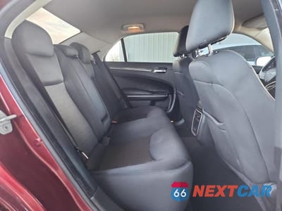 Zdjęcie 10 z 12 samochodu: 2021 CHRYSLER 300 TOURING VIN:2C3CCAAG3MH505302 - miniatura