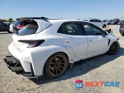 Trzecie zdjęcie samochodu z tyłu: 2023 TOYOTA GR COROLLA CORE VIN:JTNABAAE0PA004094 - miniatura
