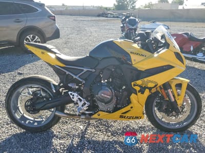 2024 SUZUKI GSX800 F JS1EM13B4R7101750 - główne zdjęcie licytacji z USA - miniatura