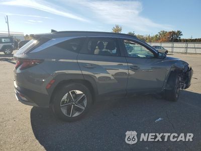 Trzecie zdjęcie samochodu z tyłu: 2025 HYUNDAI TUCSON SEL VIN:5NMJBCDE8SH440721 - miniatura