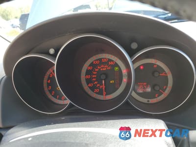 Zdjęcie 9 z 12 samochodu: 2004 MAZDA 3 HATCHBACK VIN:JM1BK143741189615 - miniatura