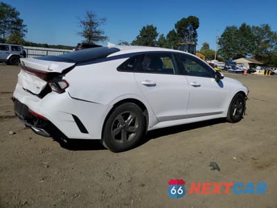 Trzecie zdjęcie samochodu z tyłu: 2021 KIA K5 LXS VIN:5XXG14J27MG055276 - miniatura