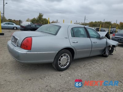Trzecie zdjęcie samochodu z tyłu: 2006 LINCOLN TOWN CAR SIGNATURE LIMITED VIN:1LNHM82V46Y649756 - miniatura