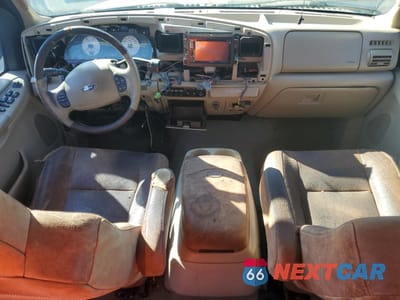 Zdjęcie 8 z 14 samochodu: 2005 FORD F350 SUPER DUTY VIN:1FTWW33P15EC41661 - miniatura