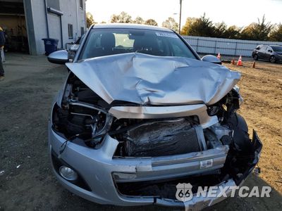 Piąte zdjęcie samochodu w środku: 2013 CHEVROLET SONIC LT VIN:1G1JC6SG5D4129822 - miniatura