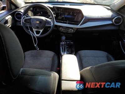 Zdjęcie 8 z 12 samochodu: 2025 CHEVROLET TRAX 1LT VIN:KL77LHEP2SC198427 - miniatura