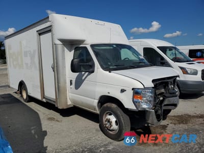 Czwarte zdjęcie samochodu z boku: 2017 FORD ECONOLINE E350 SUPER DUTY CUTAWAY VAN VIN:1FDWE3FS9HDC02292 - miniatura