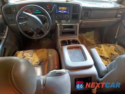 Zdjęcie 8 z 11 samochodu: 2003 CHEVROLET SUBURBAN K1500 VIN:3GNFK16Z83G156102 - miniatura