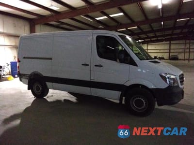 Czwarte zdjęcie samochodu z boku: 2015 MERCEDES-BENZ SPRINTER 2500 VIN:WD3PE7CC6FP147206 - miniatura
