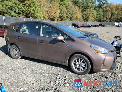 Czwarte zdjęcie samochodu z boku: 2016 TOYOTA PRIUS V VIN:JTDZN3EU0GJ047023 - miniatura