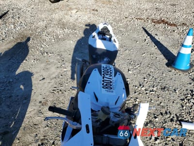 Piąte zdjęcie samochodu w środku: 2010 BMW S 1000 RR VIN:WB1051705AZV41374 - miniatura