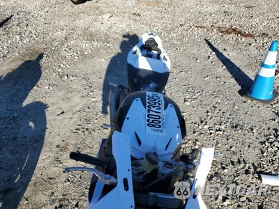 Piąte zdjęcie samochodu w środku: 2010 BMW S 1000 RR VIN:WB1051705AZV41374 - miniatura