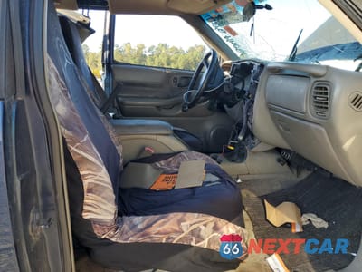 Zdjęcie 7 z 12 samochodu: 2000 CHEVROLET S TRUCK S10 VIN:1GCCT19W3Y8257507 - miniatura