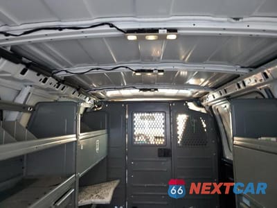 Zdjęcie 10 z 13 samochodu: 2017 CHEVROLET EXPRESS G2500 VIN:1GCWGAFF3H1315937 - miniatura