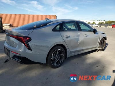 Trzecie zdjęcie samochodu z tyłu: 2025 KIA K5 GT LINE VIN:KNAG64J71S5327932 - miniatura