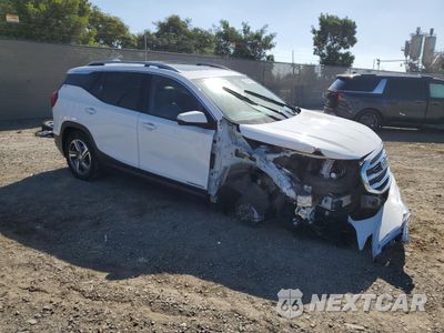 Czwarte zdjęcie samochodu z boku: 2020 GMC TERRAIN SLT VIN:3GKALPEV1LL328564 - miniatura