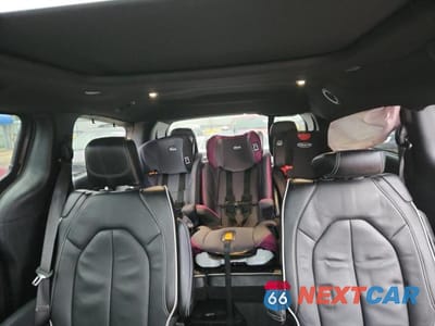 Zdjęcie 10 z 12 samochodu: 2023 CHRYSLER PACIFICA LIMITED VIN:2C4RC3GGXPR570459 - miniatura