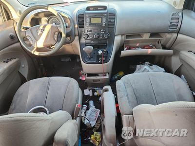 Zdjęcie 8 z 14 samochodu: 2010 KIA SEDONA LX VIN:KNDMG4C38A6353921 - miniatura