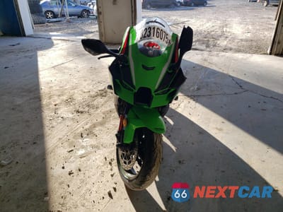 Drugie zdjęcie samochodu z przodu: 2021 KAWASAKI ZX1002 M VIN:JKBZXVM18MA000241 - miniatura
