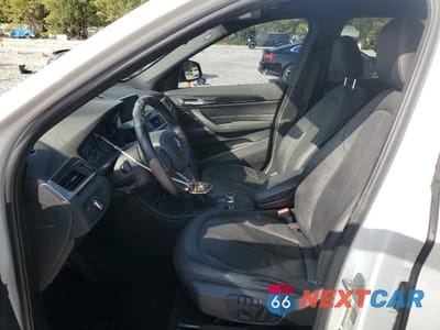 Zdjęcie 7 z 12 samochodu: 2018 BMW X1 XDRIVE28I VIN:WBXHT3C39J5K25431 - miniatura