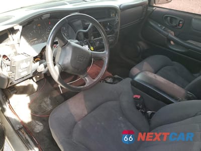 Zdjęcie 8 z 15 samochodu: 2003 CHEVROLET S TRUCK S10 VIN:1GCCS14X138151861 - miniatura