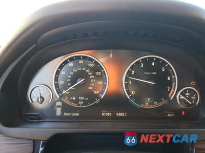 Zdjęcie 9 z 13 samochodu: 2015 BMW X5 XDRIVE50I VIN:5UXKR6C54F0J77912 - miniatura