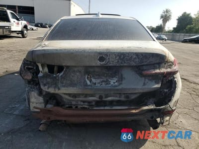 Zdjęcie 6 z 12 samochodu: 2019 BMW 330I VIN:3MW5R1J53K8B02779 - miniatura