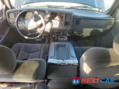 Zdjęcie 8 z 13 samochodu: 2005 CHEVROLET SILVERADO 3500 WORK VIN:1GCJK33235F864509 - miniatura
