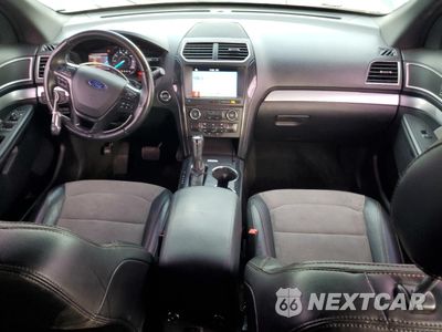 Zdjęcie 8 z 15 samochodu: 2017 FORD EXPLORER XLT VIN:1FM5K8D82HGA33773 - miniatura