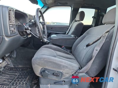 Zdjęcie 7 z 12 samochodu: 2002 CHEVROLET SILVERADO K2500 HEAVY DUTY VIN:1GCHK29UX2E241343 - miniatura