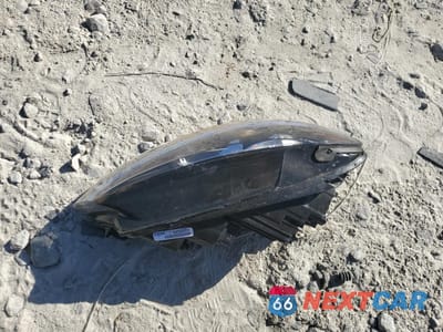 Zdjęcie 12 z 15 samochodu: 2018 VOLKSWAGEN GTI S VIN:3VW547AUXJM270823 - miniatura